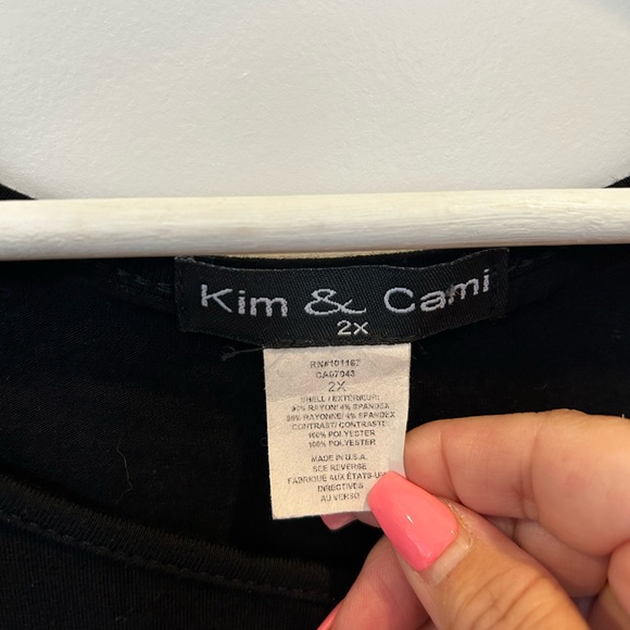 Black top - Picture 2 of 2